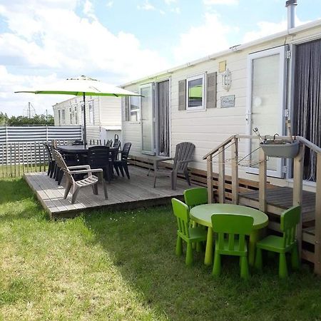 Luxe Vakantiechalet Met Omheinde Tuin Bredene 6Pers Exterior photo